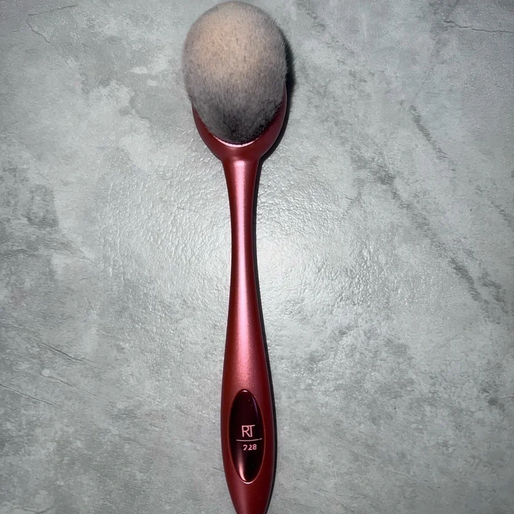 Real Techniques Blend And Blur Foundation Makeup Brush